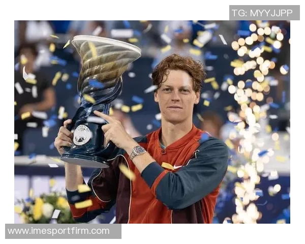 怀特首节火力全开半场贡献18分3板3助表现抢眼状态火热